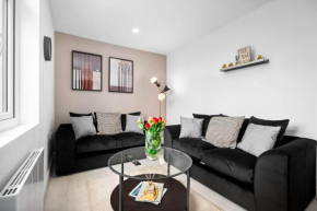 Luxury 2 Bedroom Apartment - Near City Centre - WiFi - Smart TV 3MR
